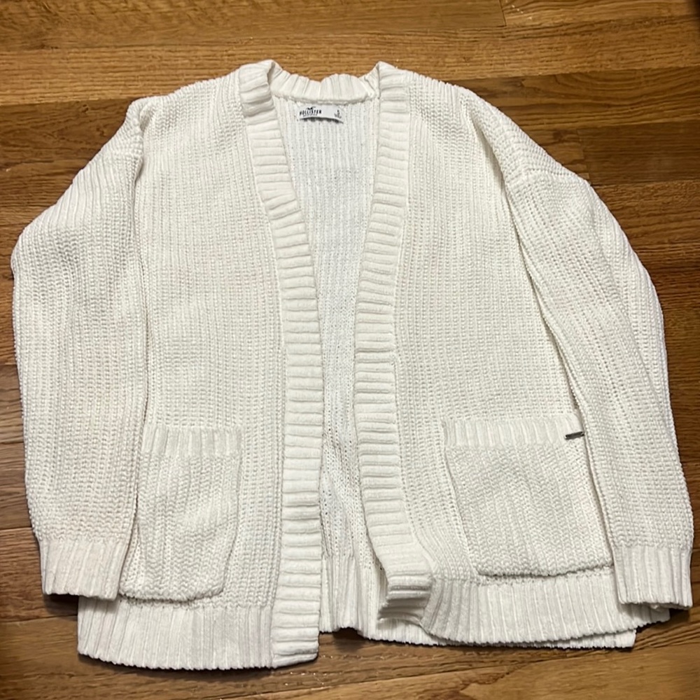 Hollister white cardigan. Size small with no snags and high quality
